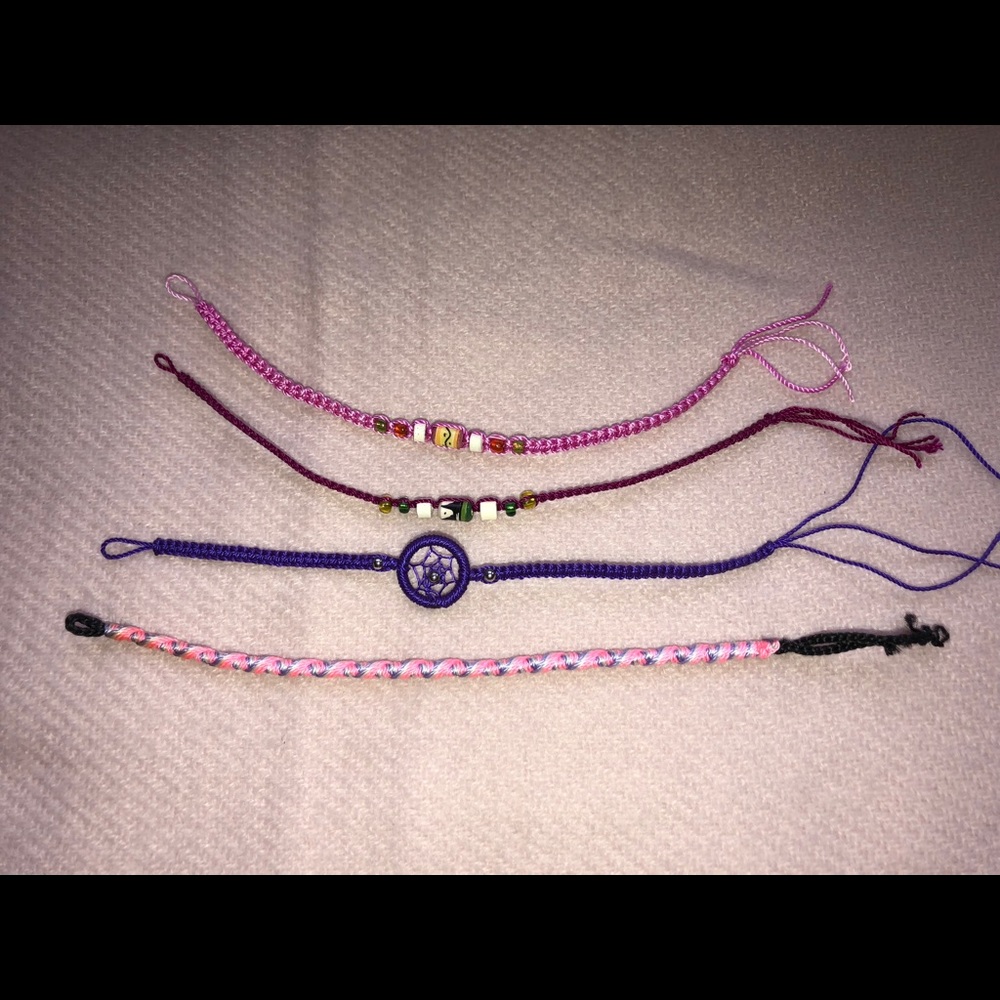 🎄Pack of 4 Woven Bracelets!